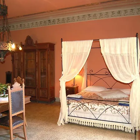 Palazzo Vanneschi Villa *